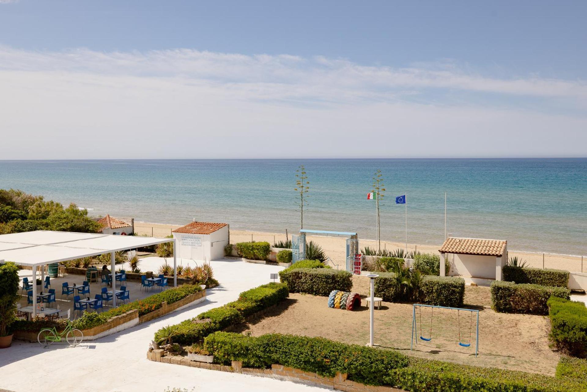 מנפי Residence Le 4 Stagioni מראה חיצוני תמונה